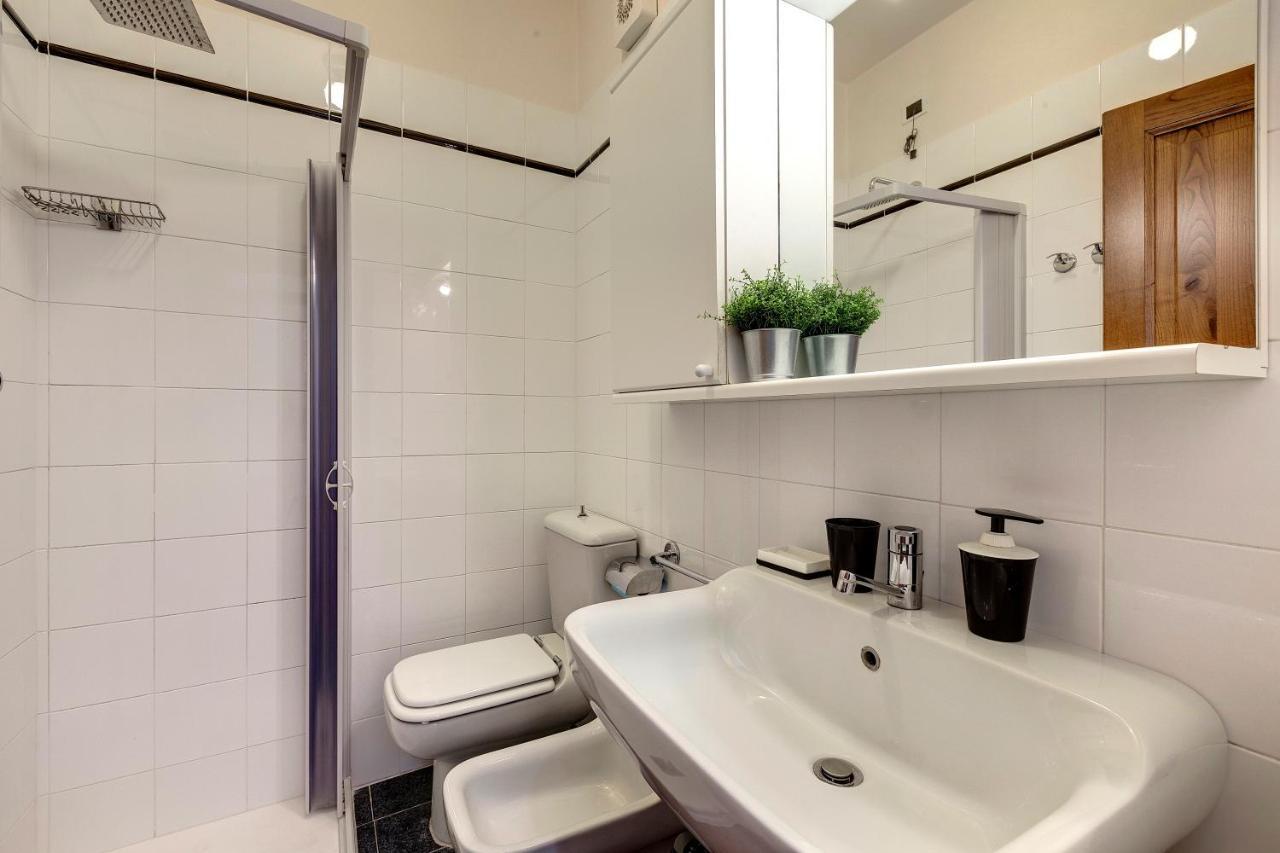 Guendalina Apartment By Mamo Florence Luaran gambar